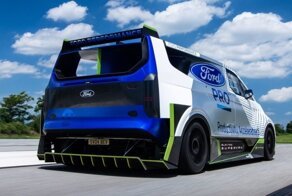 Компания Ford построила абсурдно быстрый электрический фургон с мощностью больше, чем у Bugatti