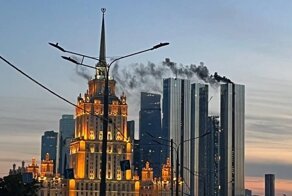 В центре Москвы горит башня Capital Towers
