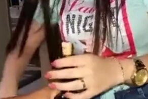 Как открыть вино без штопора