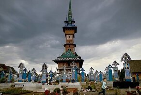 Любопытные снимки кладбища, которое находится в Румынии