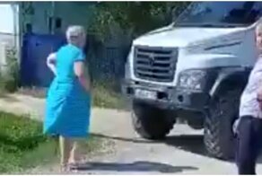 Дерзкие пенсионеры вступили в конфликт с рабочими