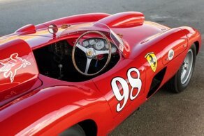Ferrari 410 Sport Spider 1955 года, которой управляли Фанхио и Шелби