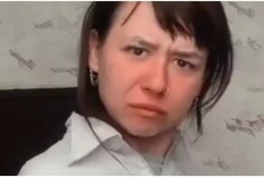 Искусство очарования: девушка пытается заигрывать по инструкции из интернета