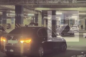 В Москве вандал на парковке поцарапал чужую Tesla «из-за плохого настроения»