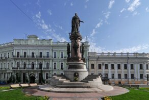 На Украине могут установить памятник порноактёру