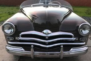 Очень точную копию гоночной «Победы» из 1950-х выставили на продажу в Самаре