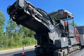 Зачем под Санкт-Петербургом уложили асфальт с запахом клубники