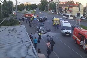 Авария дня. Жёсткое столкновение на перекрёстке в Петрозаводске
