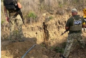 Кто кого поит? На границе Украины с Молдавией обнаружили спиртопровод