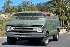 Взгляните на этот "раздавленный" Dodge Sportsman 1976 года