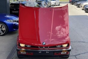 Капсула времени: на продажу выставили BMW 1985 года выпуска с пробегом всего 230 километров