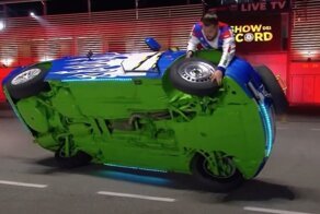 Самая быстрая замена колеса на движущемся автомобиле: итальянский дуэт побил мировой рекорд Гиннесса