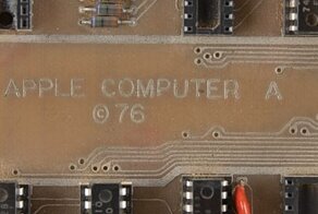 Прототип первого компьютера Apple 1976 года выставили на продажу