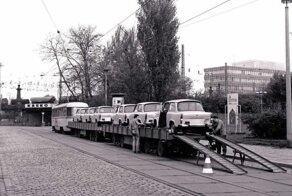 Перевозка легковых автомобилей при помощи трамваев в Германии