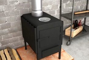 «Дрова есть? А если найду?!»: голландцы ждут суровой зимы и массово запасают топливо для печей и каминов