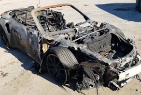 Останки сгоревшего Porsche выставили на продажу