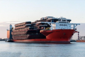 Огромное судно - Blue Marlin (31 фото)