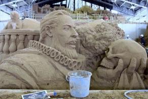 Как создаются скульптуры из песка (16 фото)