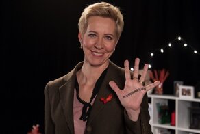 «Ребят, пожалейте мать»: Лазарева* запретила детям даже приближаться к России