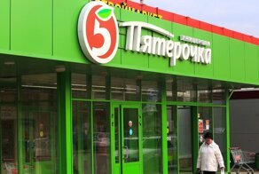 Мужчина нацепил бейджик стажёра и вынес из кассы "Пятёрочки" в Москве 32 тысячи рублей