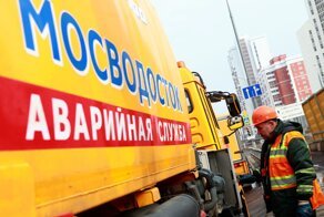 12 рабочих провалились в канализационный коллектор в Москве - троих унесло течением в реку