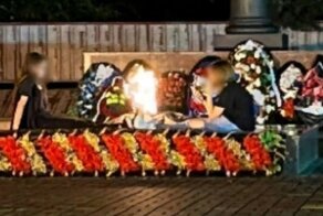 "Сказали, что им по приколу": в Калаче разыскивают подростков, которые устроили нацистскую фотосессию на Алле Героев