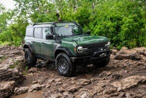 Почему не УАЗ? Ford Bronco Everglades 2022 для грязи и болот