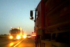 Невнимательность водителя грузовика едва не привела к серьезному ДТП