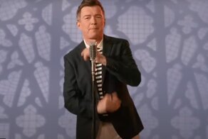 Мемный клип «Never Gonna Give You Up» 35 лет спустя