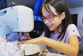 Талантливая 9-летняя модельер привлекла внимание Веры Ванг