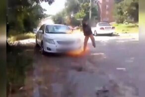 Семейная пара за 15 тысяч рублей сожгла в Ростове авто с Z-символикой