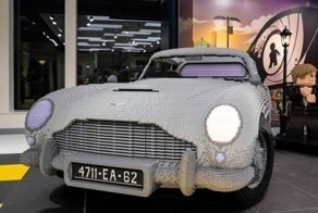 Aston Martin Джеймса Бонда в натуральную величину, сделанный из почти 350 000 деталей Lego