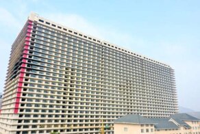 В Китае активно строят "отели" для свиней