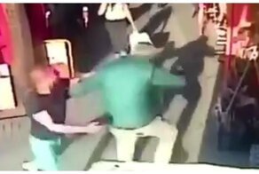 Дедушка проучил мужчину, подло напавшего на него со спины