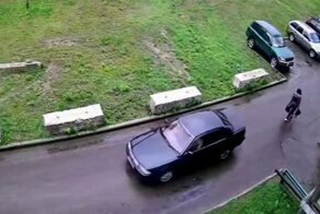 Наезд на пенсионерку при движении задним ходом по дворовой территории