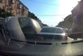 Авария дня. Массовое ДТП с элементами акробатики в Рязани