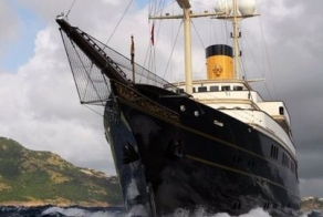 Потрясающая яхта Nero (15 фото)