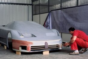 Первый экземпляр книги, посвященной истории Bugatti EB110, продан на аукционе за 46 000 долларов