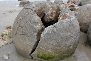 Валуны Моераки – пришельцы других миров?