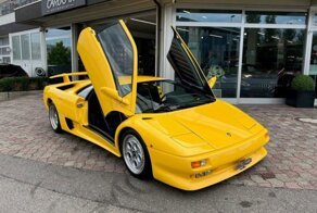 Lamborghini Diablo 1992 года — воплощение автомобиля с плаката 90-х