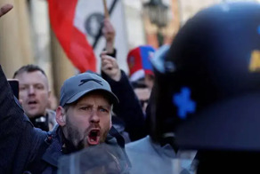 Организаторы митинга в Чехии потребовали отставки правительства до 25 сентября