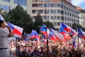 В Чехии прошли массовые антиправительственные митинги