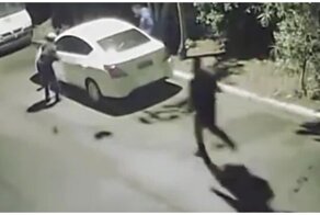 Преступники застали уединившуюся парочку врасплох