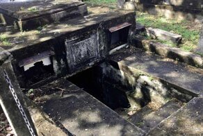 Свистопляска с гробами: тайны мистического фамильного склепа Чейзов-Эллиоттов