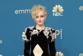 19 эффектных нарядов с церемонии премии «Эмми-2022»