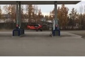 Пора в дорогу: взлёт самолета после короткой остановки