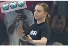 Эффектный танец робота