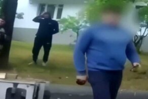 «Удаляй фото! Вызывай ментов!»: водитель напал на девушку-инспектора московского паркинга