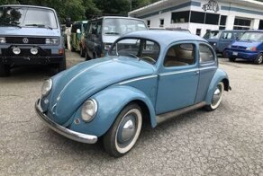 Ценный Volkswagen Beetle 1952 года с раздельным задним окном