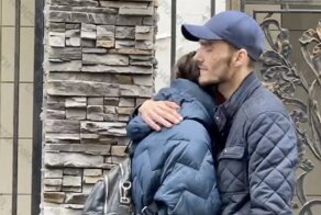 Женщины плачут и крестят призывников: как проходит отправка мобилизованных